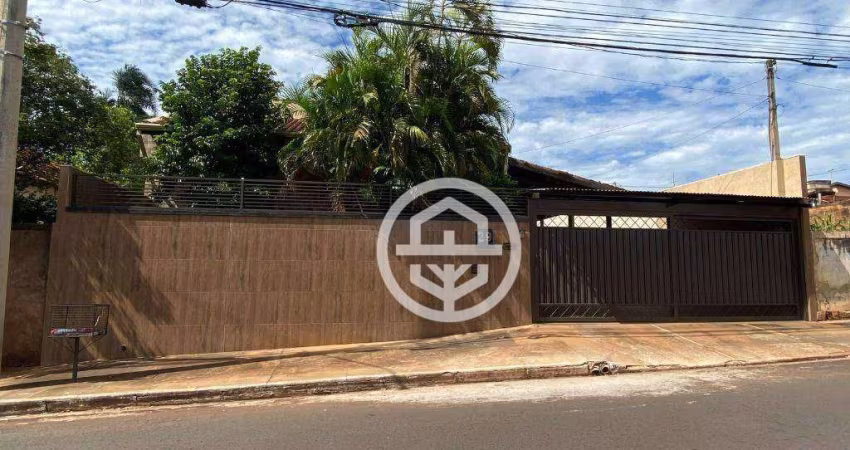 Casa com 3 dormitórios à venda, 251 m² por R$ 750.000,00 - Fortaleza - Barretos/SP
