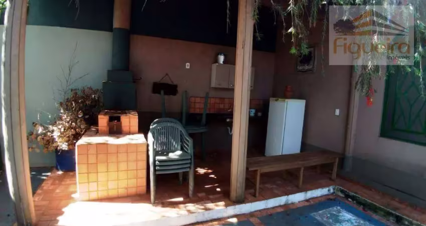 Casa com 9 dormitórios, 312 m² - venda por R$ 800.000,00 ou aluguel por R$ 3.000,00/mês - Centro - Barretos/SP