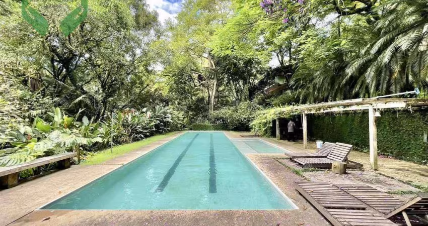 Sobrado à venda, 380 m² por R$ 2.700.000,00 - Chácara do Refúgio - Carapicuíba/SP