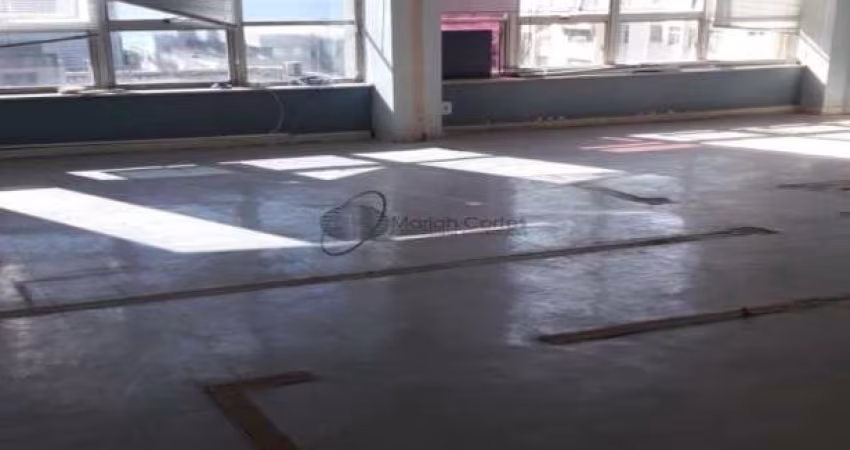 Ótima sala com 2 vagas de garagem - Centro.