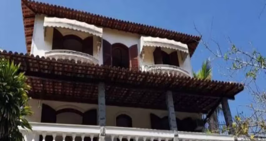 Casa 6 quartos, sendo 4 suítes em condomínio em Pe