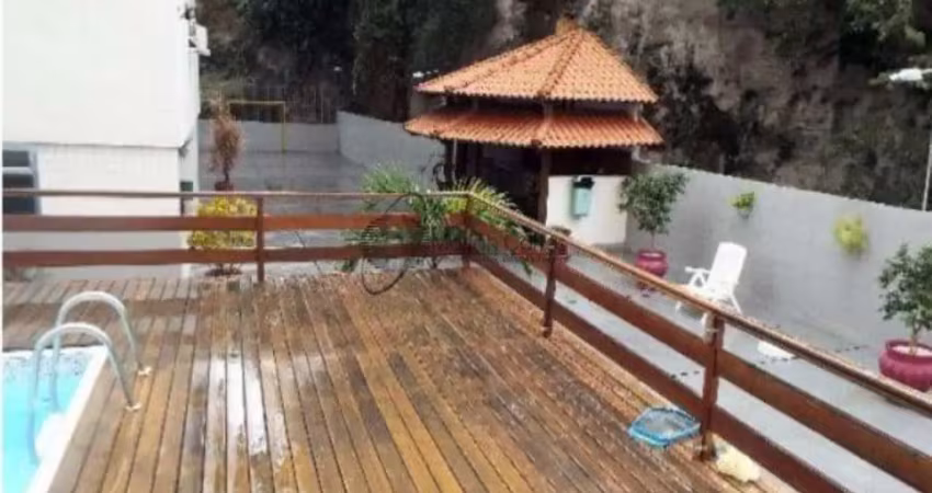 Apartamento 2 quartos no Ingá.