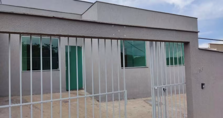 Casa para Venda em Santa Luzia, Novo Centro, 3 dormitórios, 1 suíte, 1 banheiro, 2 vagas