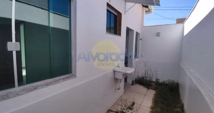 Casa para Venda em Santa Luzia, Novo Centro, 2 dormitórios, 1 banheiro, 1 vaga