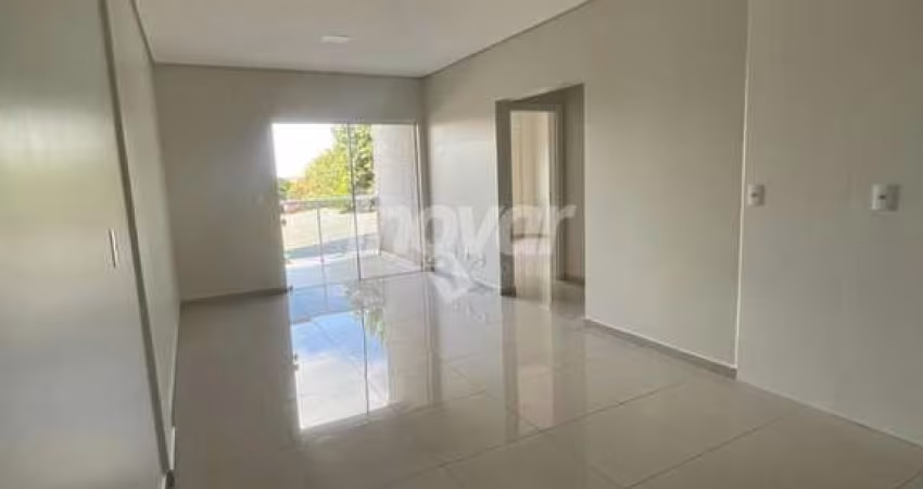 Apartamento no Jardim Pacera, com duas sacadas  uma com churrasqueira