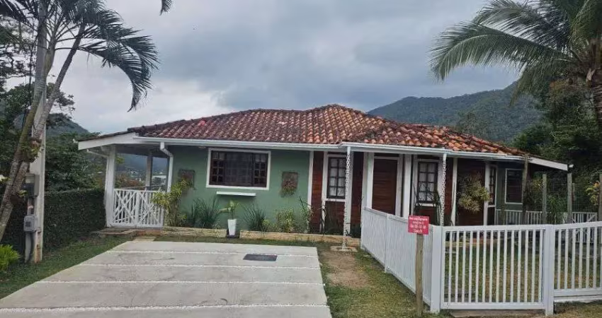 Casa com 2 quartos para alugar na Rua 61, Itaipu, Niterói