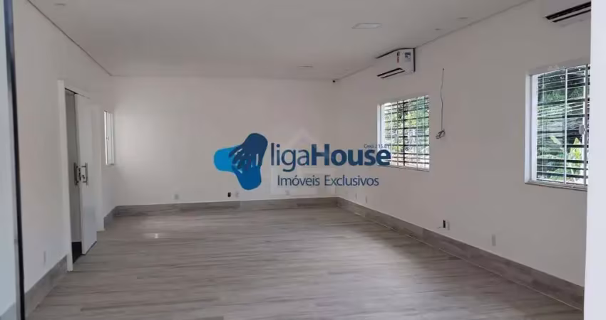 Casa comercial com 8 salas e com estrutura para clínica de saúde
