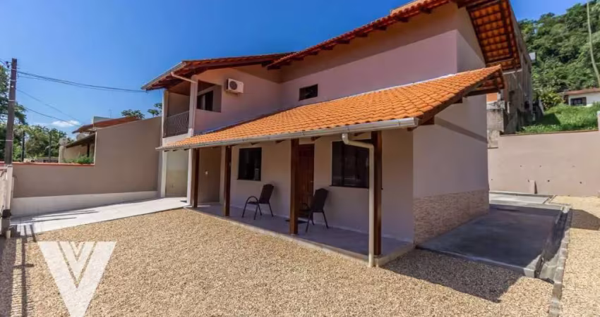 Casa com 4 dormitórios à venda, 235 m² por R$ 700.000,00 - Salto Weissbach - Blumenau/SC