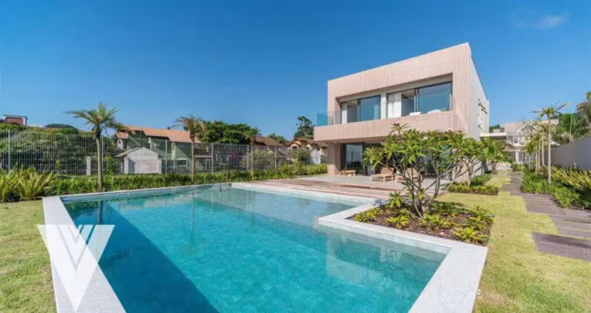 Casa com 4 Suítes à venda, 316 m² por R$ 20.000.000 - Praia do Estaleiro - Balneário Camboriú/SC