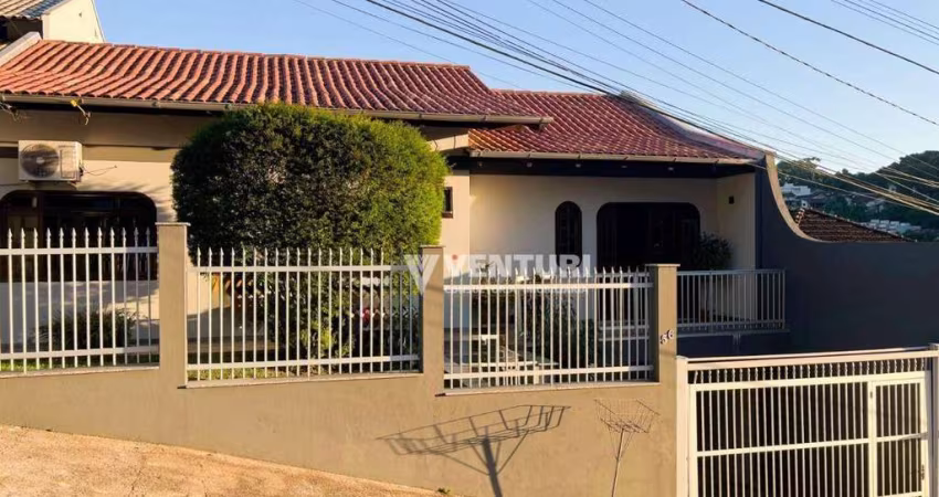 Casa com 3 dormitórios à venda, por R$ 750.000 - Fortaleza - Blumenau/SC