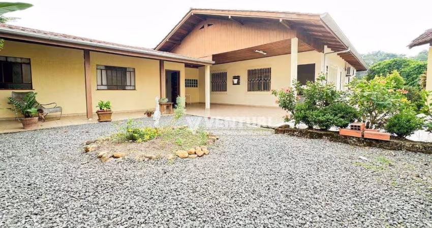 Casa com 4 dormitórios à venda, 181 m² por R$ 640.000,00 - Velha - Blumenau/SC