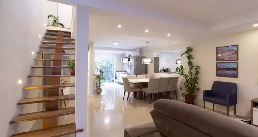 Sobrado para venda com 3 quartos, sendo 1 suíte, 120m²