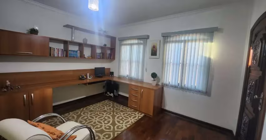 Casa tipo para venda com 3 quartos, sendo 1 suíte, 226m²