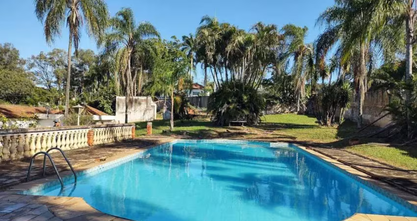 Casa tipo para venda com 5 quartos, sendo 1 suíte, 422.4m²