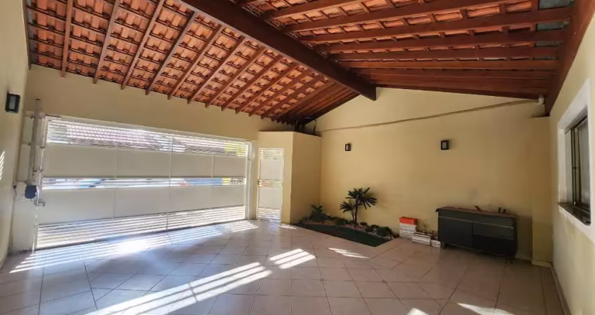 Casa tipo para venda com 3 quartos, sendo 1 suíte, 177.07m²