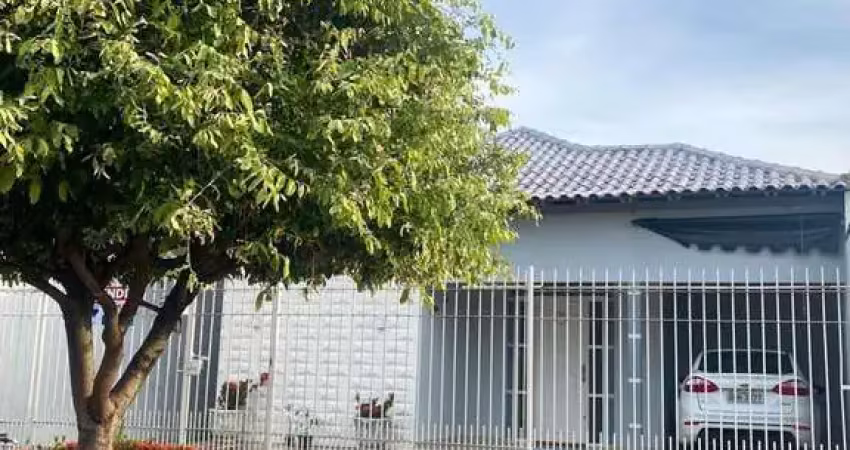 Casa tipo para venda com 2 quartos, sendo 1 suíte, 97m²