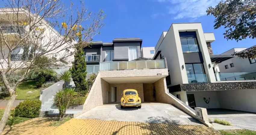 Casa em condomínio para venda com 4 quartos, sendo 4 suítes, 320m²