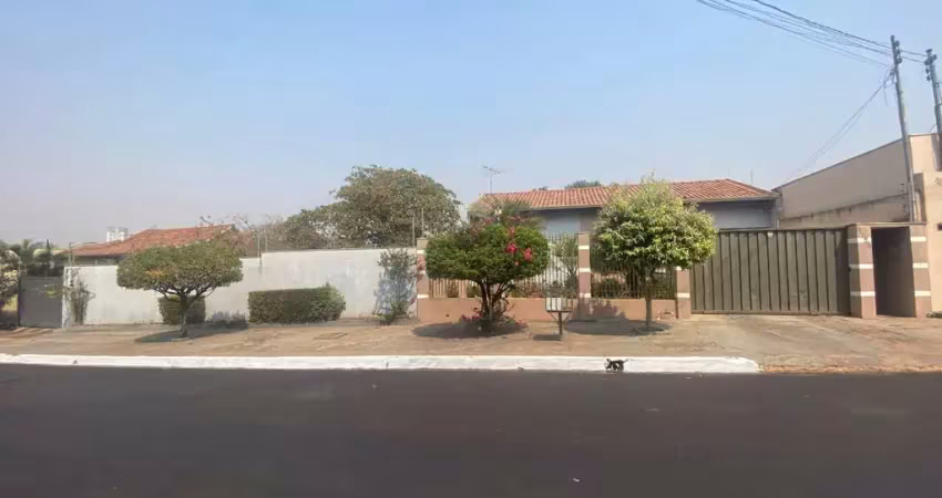 Casa tipo para venda com 2 quartos, sendo 1 suíte, 360m²
