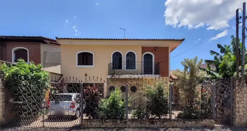 Casa tipo para venda com 4 quartos, sendo 1 suíte, 280m²