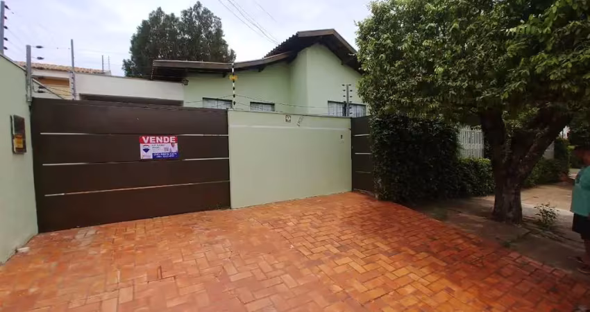 Casa de vila para venda com 3 quartos, sendo 3 suítes, 360m²