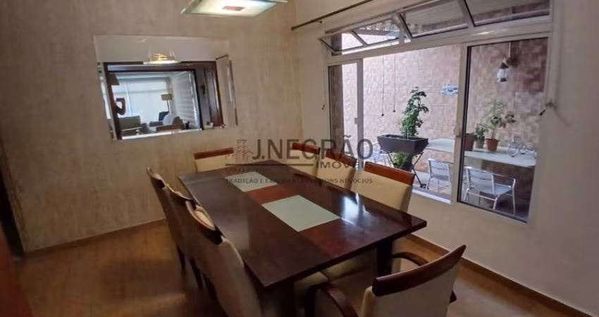 Imperdível oportunidade: Casa à venda no Ipiranga, São Paulo-SP com 4 quartos, 2 suítes e 6 vagas de garagem!