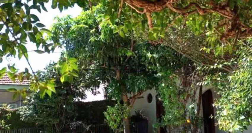 Imperdível  casa  com 3 suítes no jardim da saúde, 430m² a/c, 730m² terreno