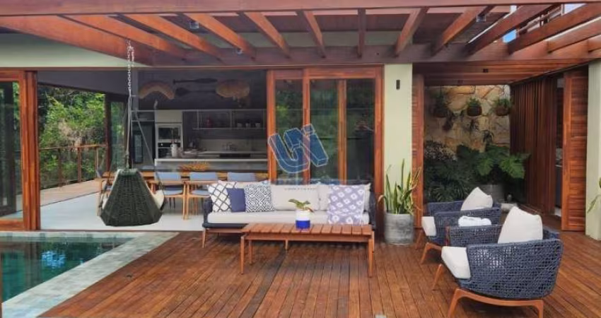 Casa duplex em Condominio com 6 suítes sendo 1 suíte master com 550m2 em Praia do Forte