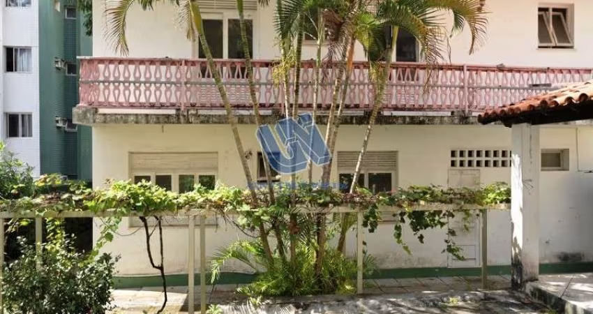 Casa Duplex com 5 quartos sendo 3 suítes 300m2 na Pituba
