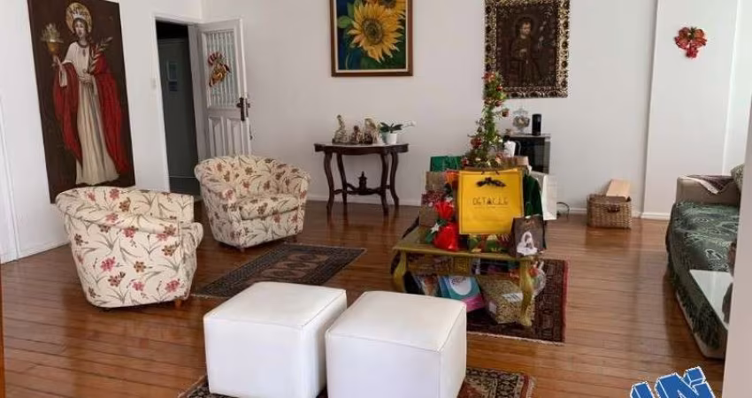 Apartamento amplo, nascente, amplo, 4/4, duas vagas, Vitória.