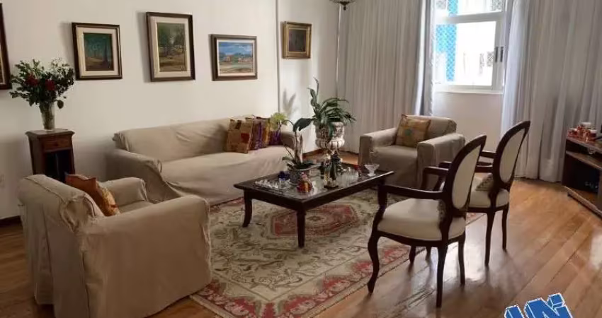 Apartamento amplo nascente 4 quartos sendo 1 suite com closet 270m2 na Vitória