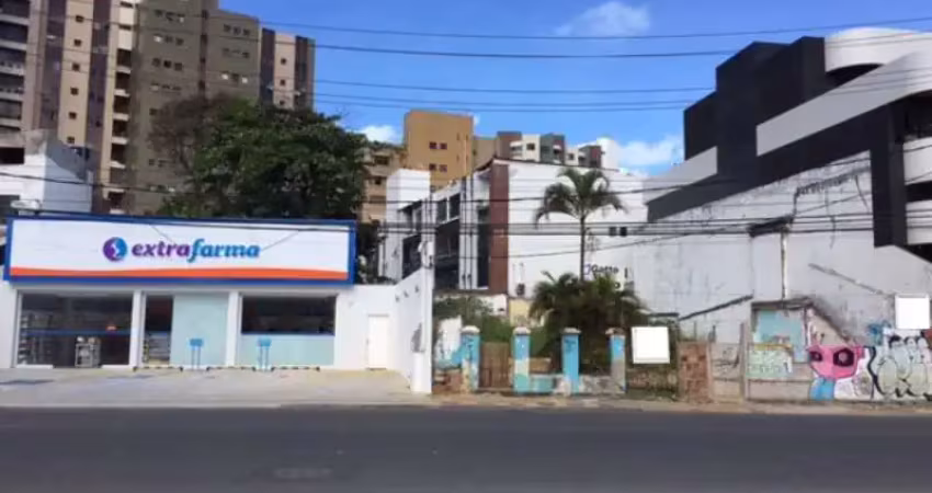 Imóvel Comercial  no Rio Vermelho com 207 m2 área construída Terreno com 1.014,00m2