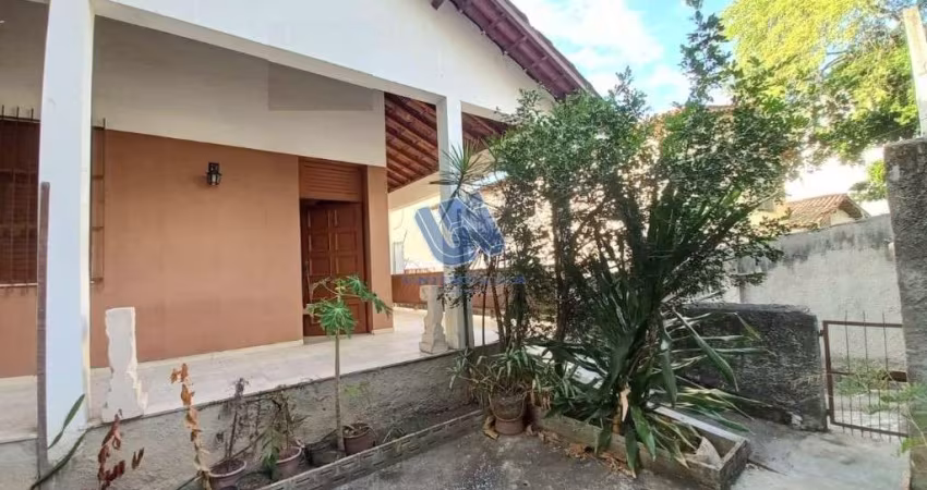 Casa Duplex Para Venda ou Locação área construída 250,00m2 e terreno com 385,00 m2 no Bairro Pituba