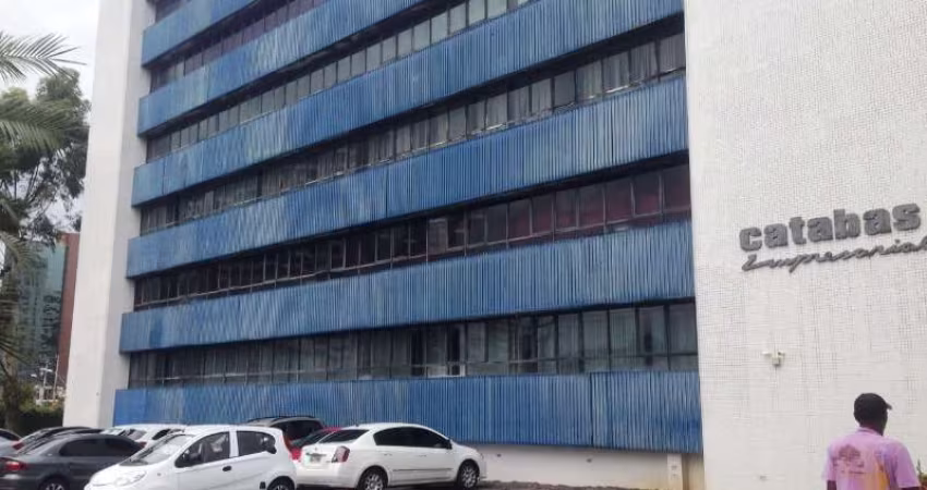 Sala comercial para alugar no Caminho das Árvores com 350m2
