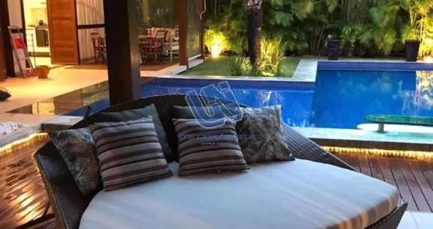Casa em condominio fechado em Praia do Forte, 5/4 sendo 02 suites, a 10 min da praia e 5 min da vila.