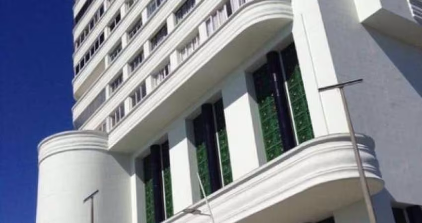 Apartamento na Barra com 2 suites 120m2 de frente para o Farol