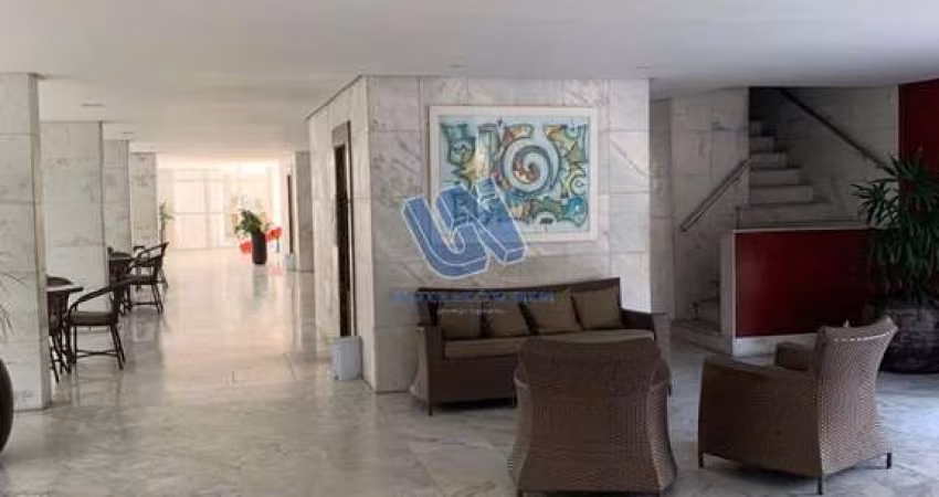 Amplo apartamento Campo Grande 4/4, sendo 1 suíte, duas vagas, vista para praça.