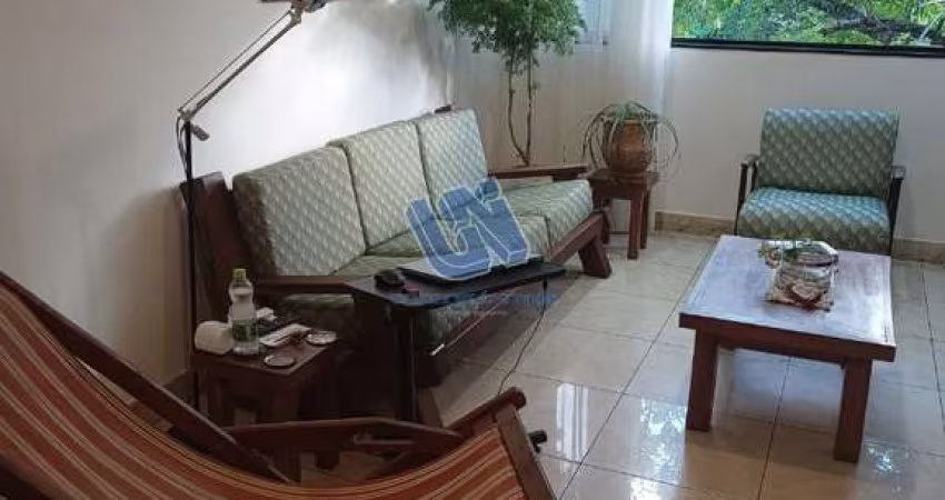 Casa Duplex em Condomínio  com  3/4 área de 150,00m²- Horto Bela Vista