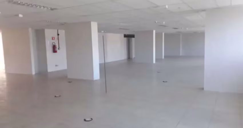 Sala comercial com 1.000,00 m2 (duas lages inteira) na tancredo neves