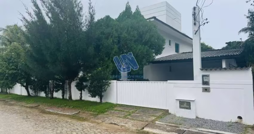 Casa em condomínio com 4 suítes sendo 1 suíte master com closet e hidro com 500m2 em lauro de freitas