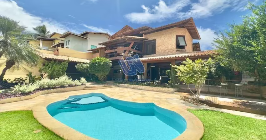 Casa em condomínio 5 suítes com 450m2 de área construída em piatã