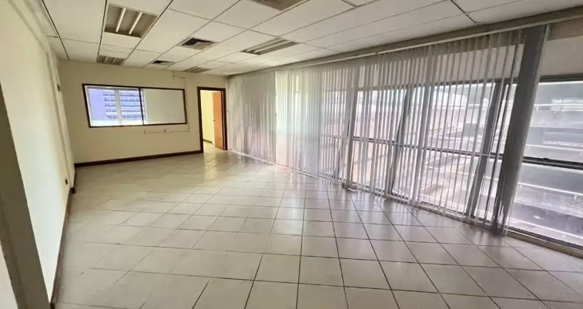 Sala comercial para alugar com banheiro e copa no comércio 74m2