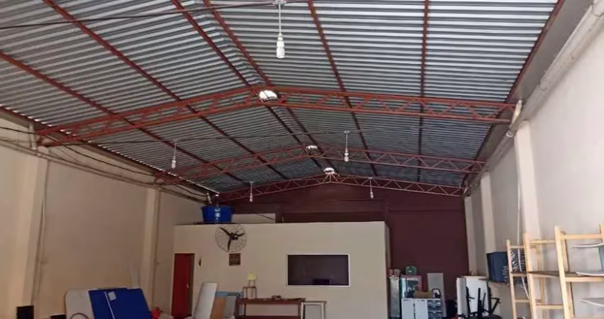 Barracão / Galpão / Depósito à venda na Rua 28, 11, Cristo Rei, Várzea Grande