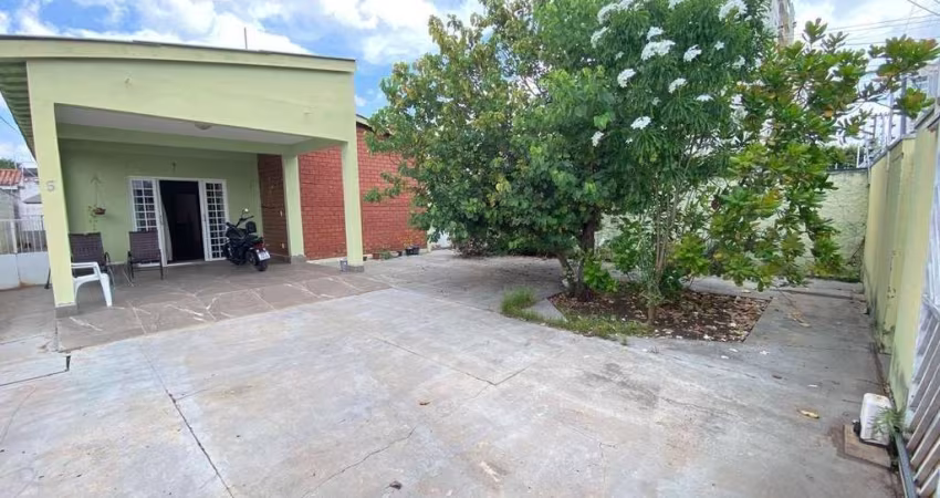 Casa com 3 quartos à venda na Professora Delphina Alves da Costa, 5, Jardim Petrópolis, Cuiabá
