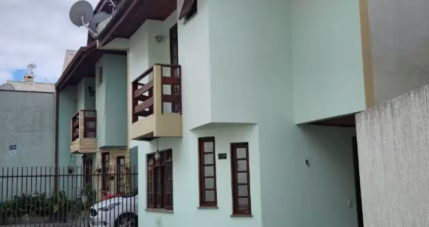 Casa em condomínio fechado com 4 quartos à venda na Rua Generis Calvo, 125, Tarumã, Curitiba