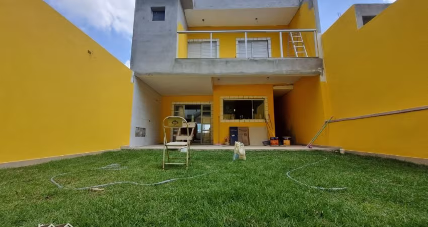 Sobrado novo de 3 suítes e 3 vagas no Jardim dos Abreus !