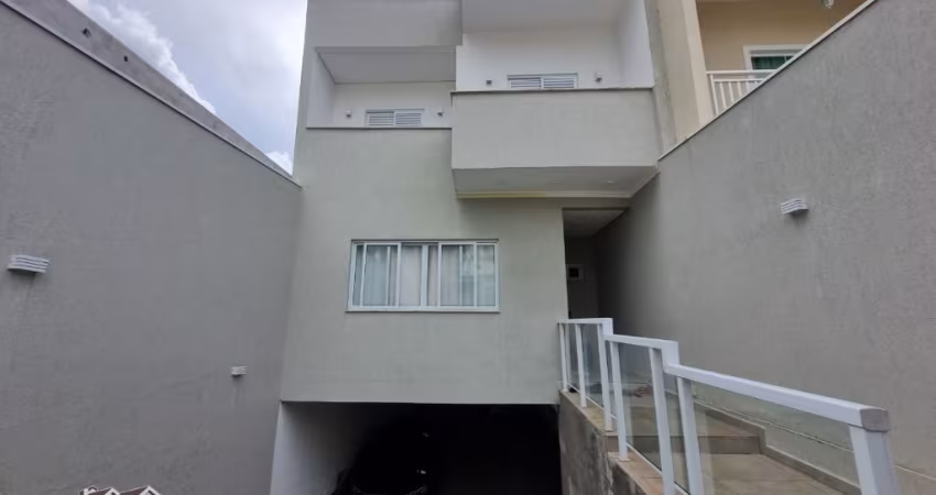 Lindo sobrado de 3 dormitórios e 5 vagas no Jardim Europa em Caieiras !