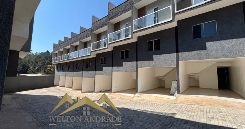 Sobrados novos dentro de condomínio Residencial Santo Antônio