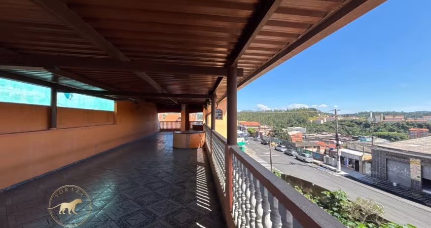 Sobrado espaçoso à venda