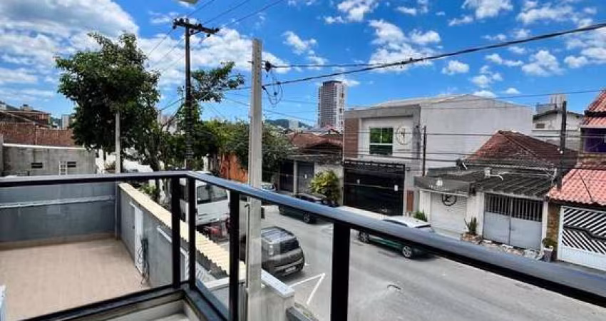 Casa com Acabamento em Alto Padrão Nova tipo Sobrado Geminado com Ofurô