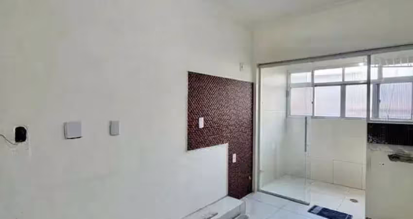 Apto 2 dorm (1 suite) 1 vaga 150m da praia com elevador e sacada livre